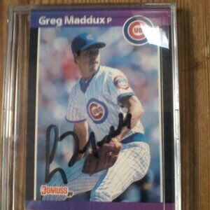Greg Maddus autographed 89 donruss baseball card